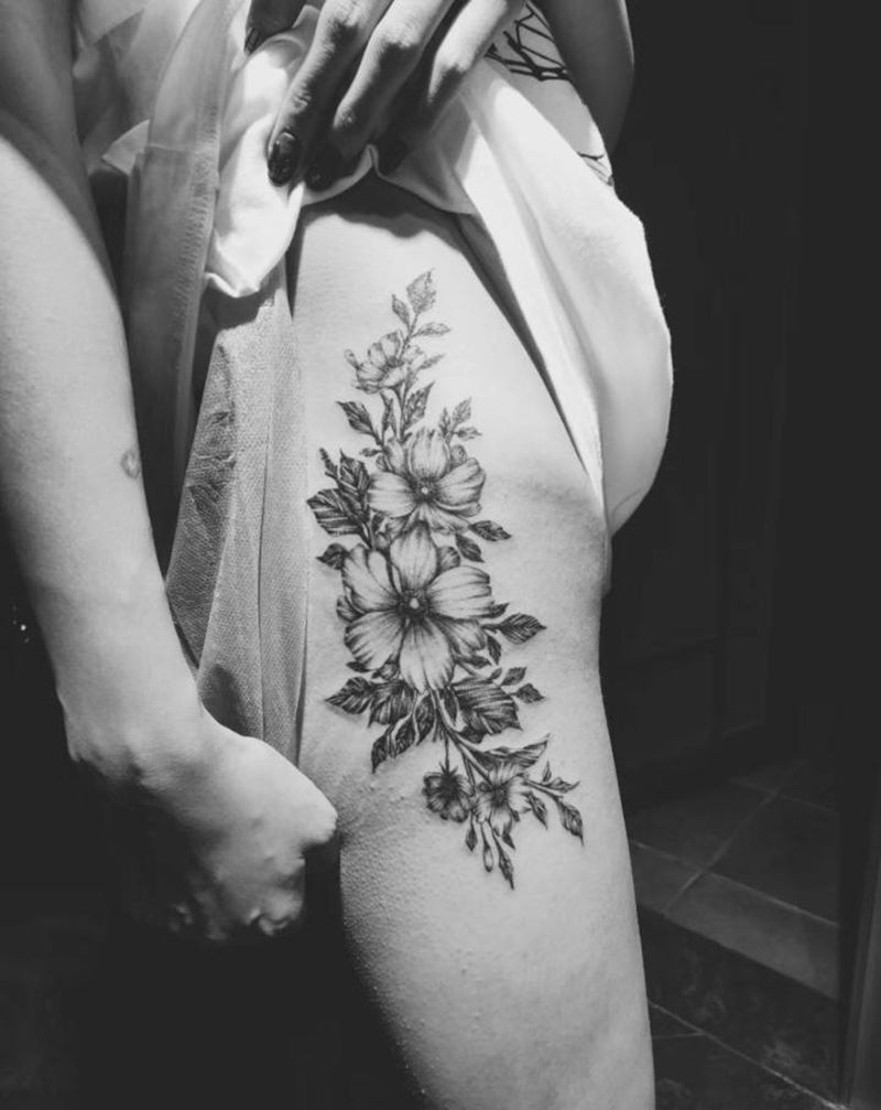 腿侧素花纹身图片_腰部腿部点刺花素花纹身图案