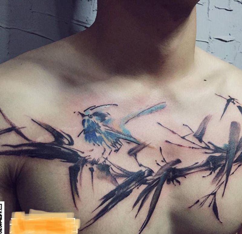 风声纹身图片_胸部水墨鸟竹子纹身图案