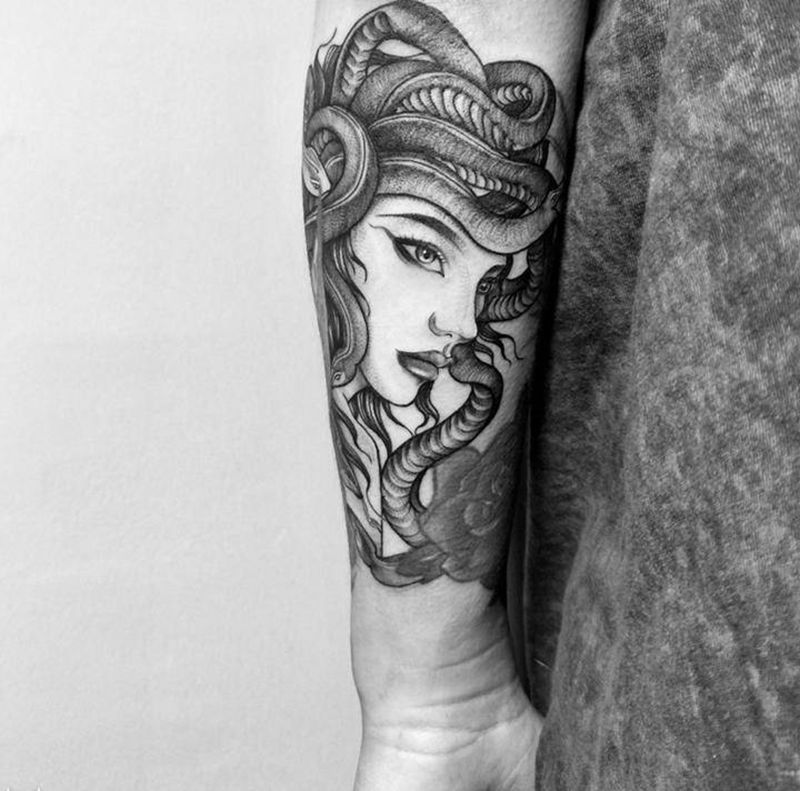 肖像设计纹身图片_手臂New School肖像纹身图案