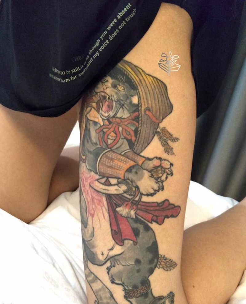 喵大侠纹身图片_腿部New School猫武士纹身图案