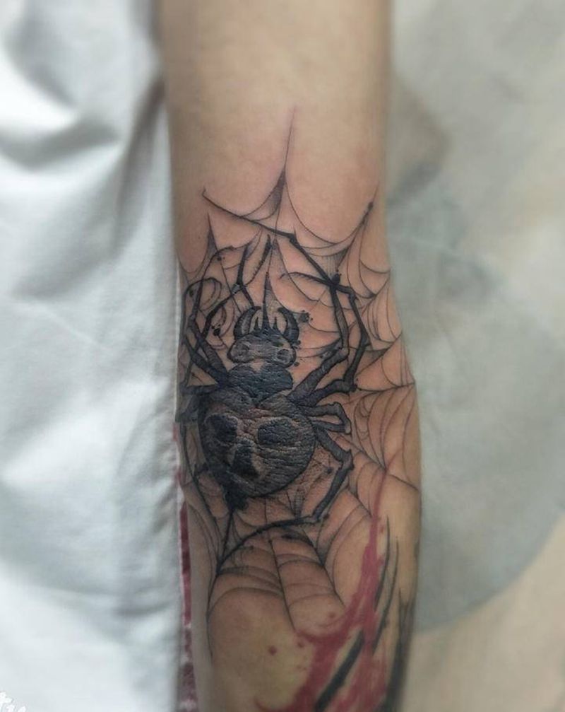 蜘蛛网纹身图片_手部New School蜘蛛网纹身图案