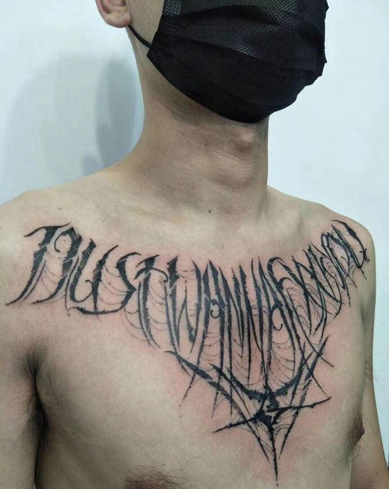 花体随笔纹身图片_胸部花体字纹身图案