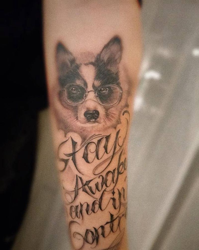 爱狗子纹身图片_手臂欧美写实狗纹身图案