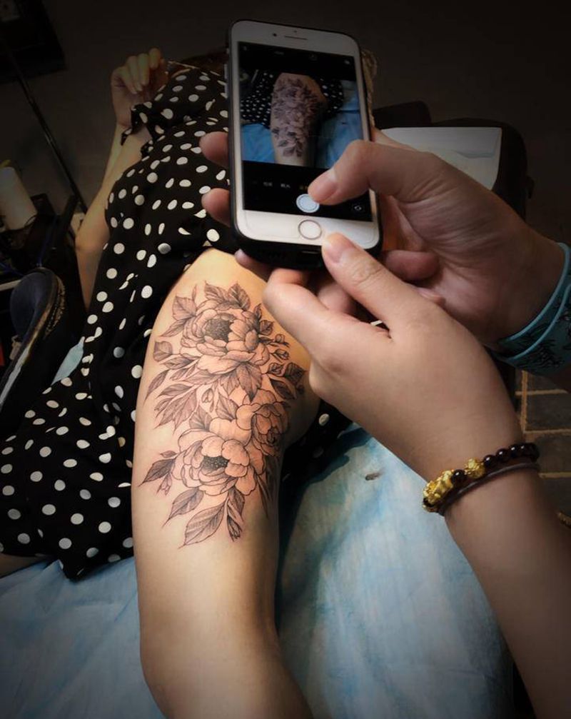 fafa纹身图片_腿部点刺纹身图案