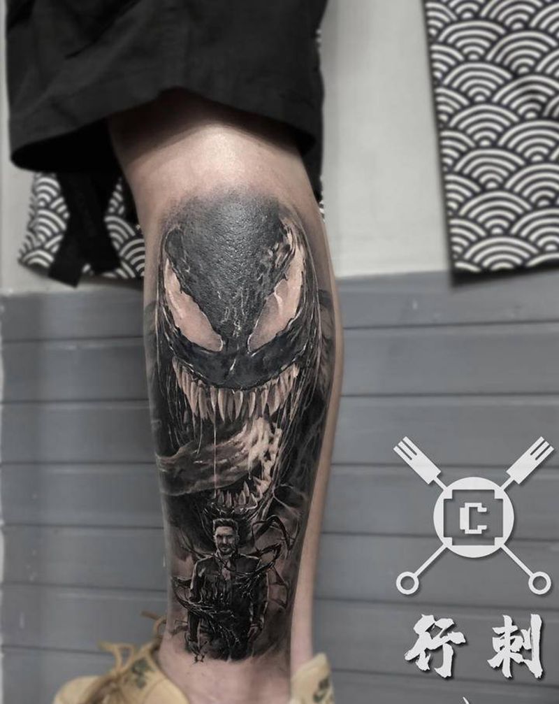 毒液纹身图片_腿部欧美写实毒液纹身图案