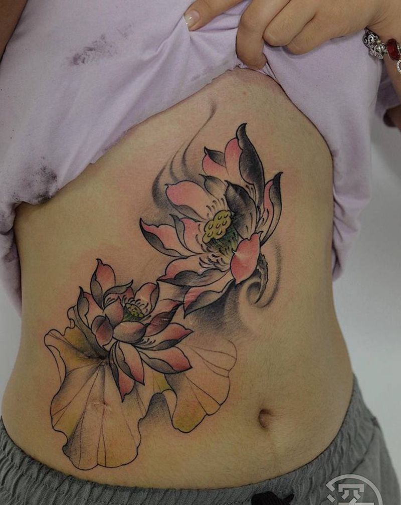 荷 疤痕遮盖纹身图片_腹部腰部新传统莲花荷花纹身图案