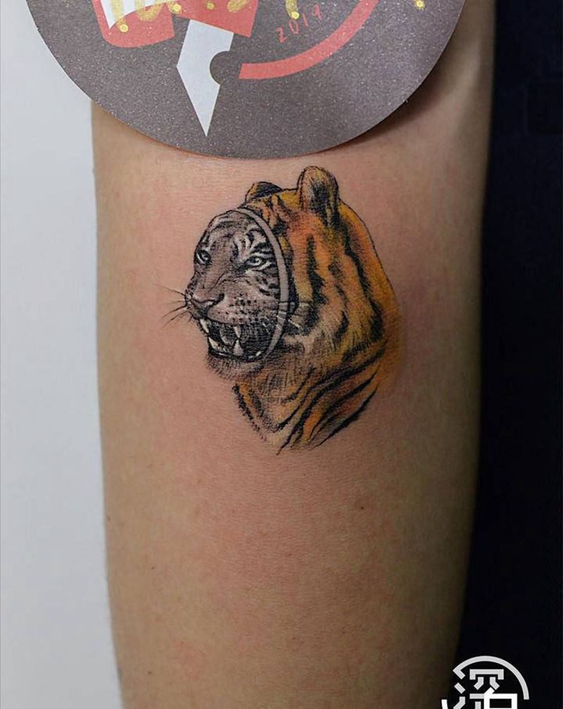微雕老虎纹身图片_手臂手部欧美写实老虎纹身图案