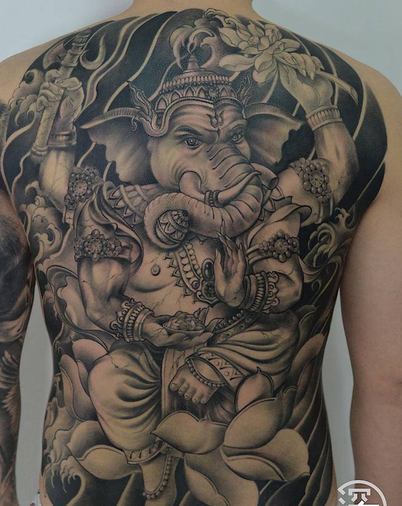 象神满背纹身图片_背部新传统象神纹身图案