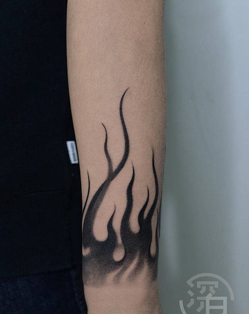火纹身图片_手臂手部图腾点刺火纹身图案
