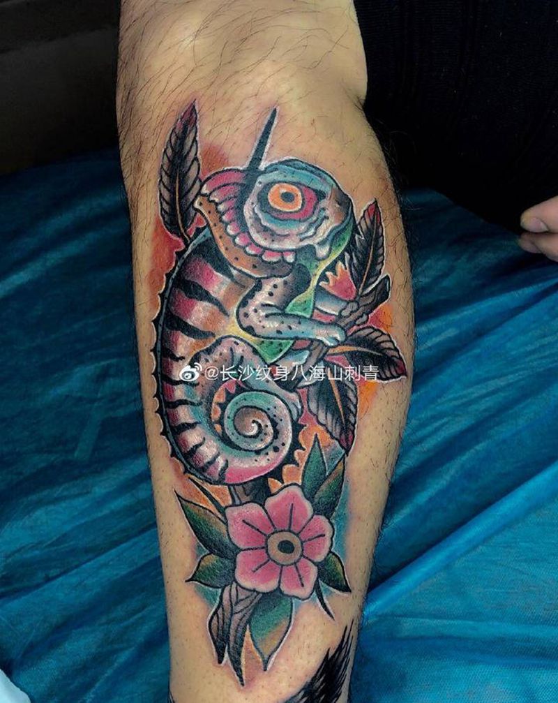 变色龙纹身图片_脚部纹身图案