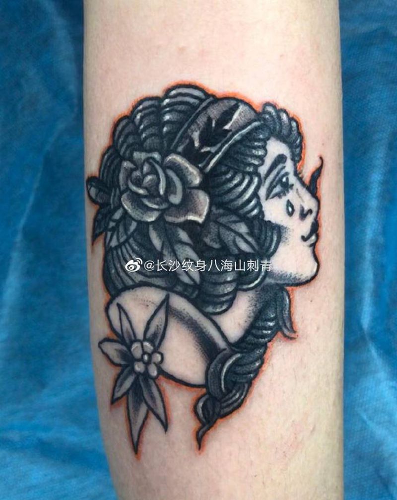 school纹身图片_手臂纹身图案