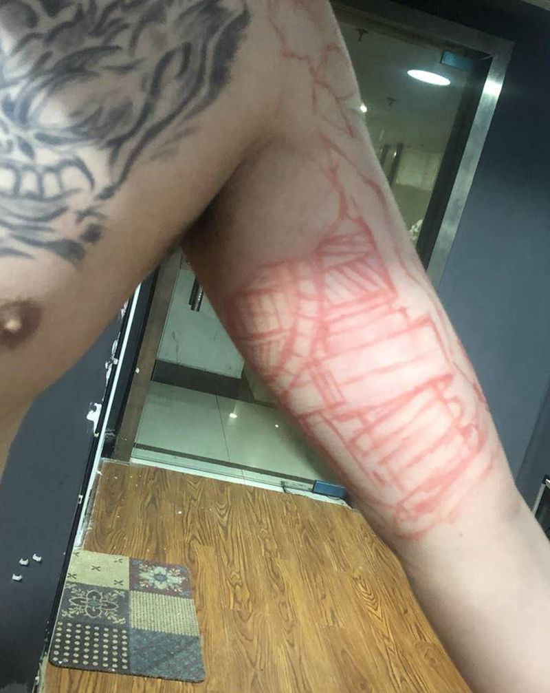 机械臂 未完成纹身图片_手臂手部欧美写实机械臂纹身图案