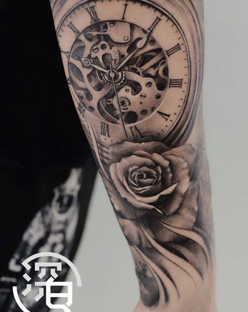 怀表玫瑰纹身图片_手部手臂欧美写实玫瑰怀表纹身图案