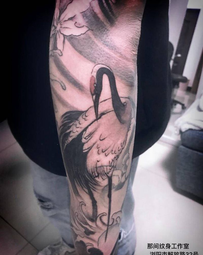鹤纹身图片_水墨小臂拼接纹身图案
