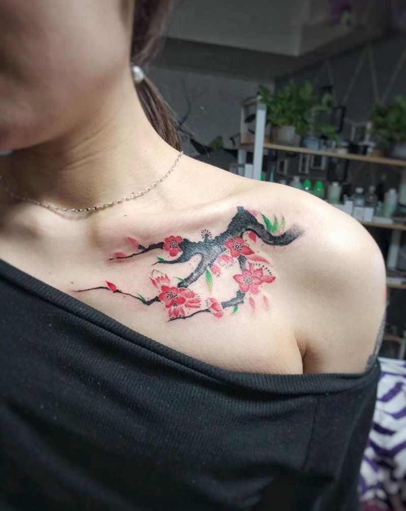 近期小作纹身图片_胸部手臂点刺水墨纹身图案