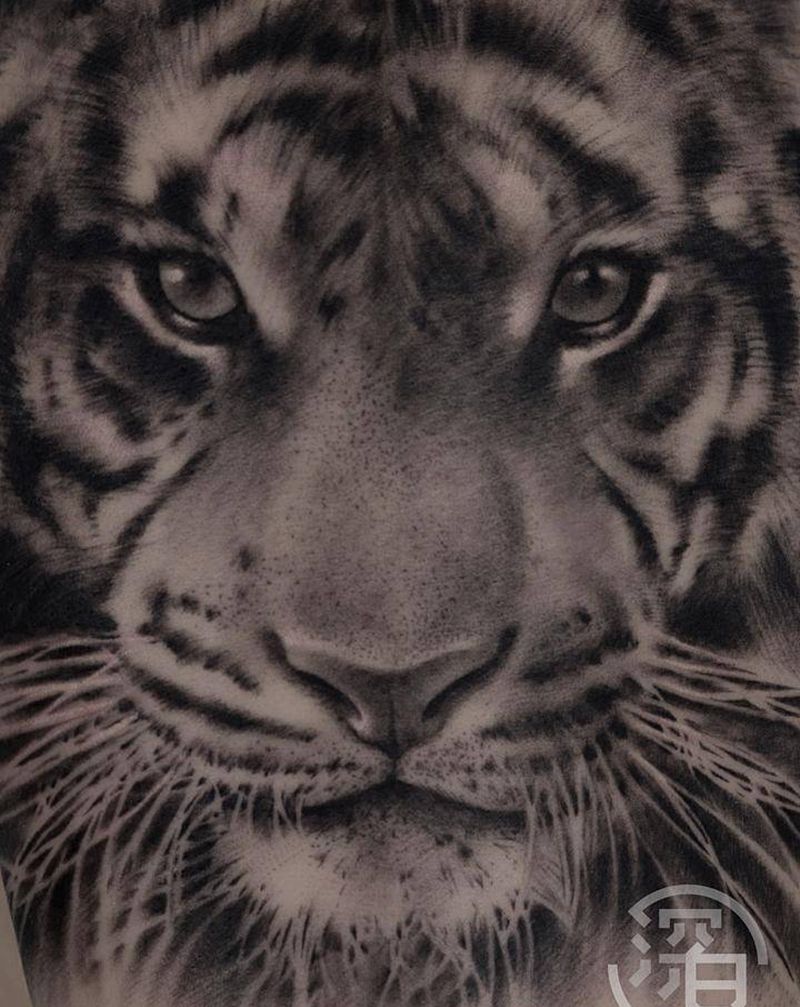 老虎纹身图片_手部手臂欧美写实老虎纹身图案