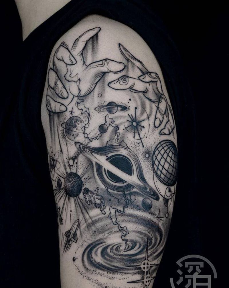 操控纹身图片_手部手臂点刺欧美写实宇宙星球飞船纹身图案