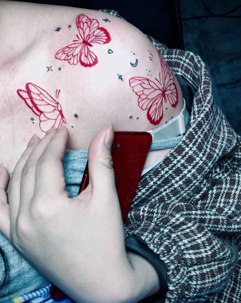 一组蝴蝶纹身图片_肩部纹身图案