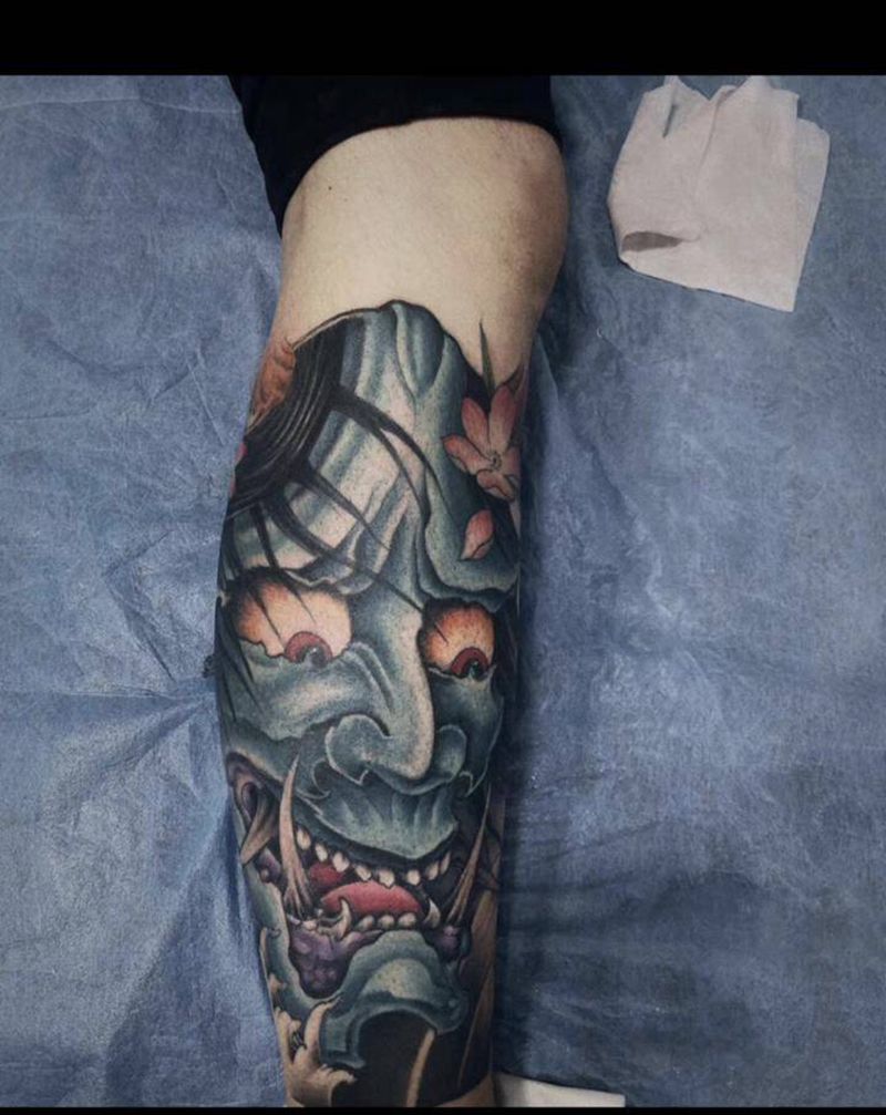 般若纹身图片_腿部新传统纹身图案