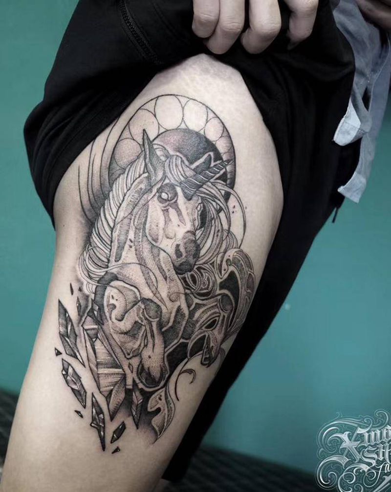 独角兽纹身图片_腿部纹身图案