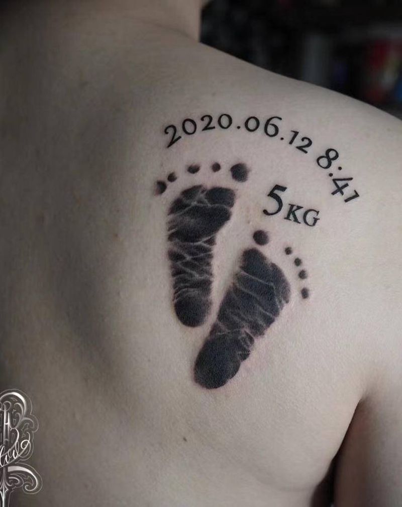 父亲的爱纹身图片_背部纹身图案