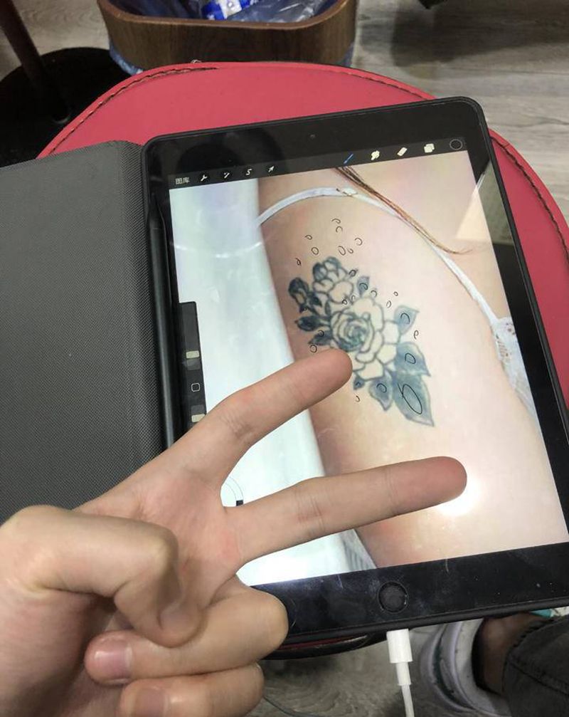 修改。纹身图片_肩部花，修改纹身图案