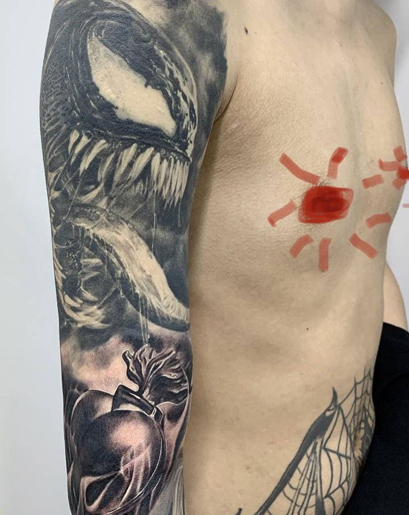 毒液 心脏纹身图片_手臂欧美写实纹身图案