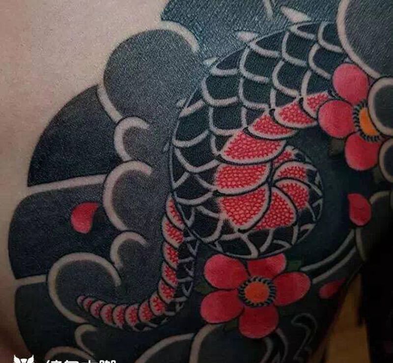 雾纹身图片_手臂腿部老传统纹身图案