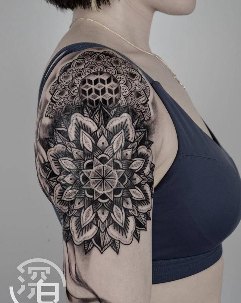 重度疤痕覆盖纹身图片_手部手臂点刺几何梵花纹身图案