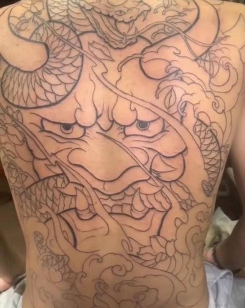 般若盘蛇纹身图片_背部新传统老传统纹身图案