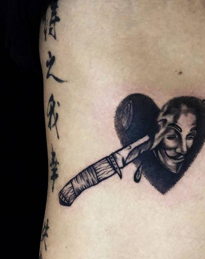 小丑纹身图片_腰部Old School小丑纹身图案