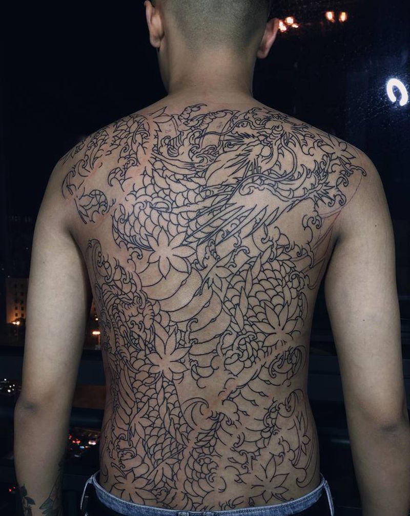 满背，未完待续纹身图片_背部新传统纹身图案