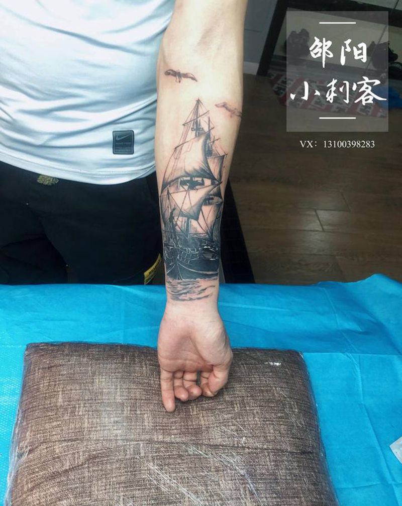 帆船⛵️纹身图片_手部欧美写实纹身图案
