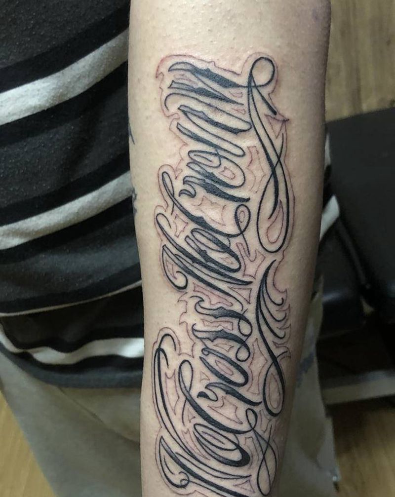 花体字纹身图片_手臂纹身图案