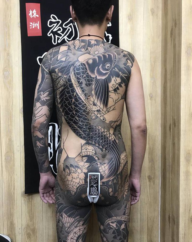 鬼若丸纹身图片_背部臀部老传统纹身图案
