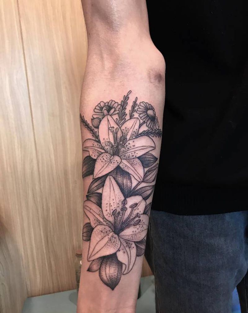 素花纹身图片_手臂素花纹身图案