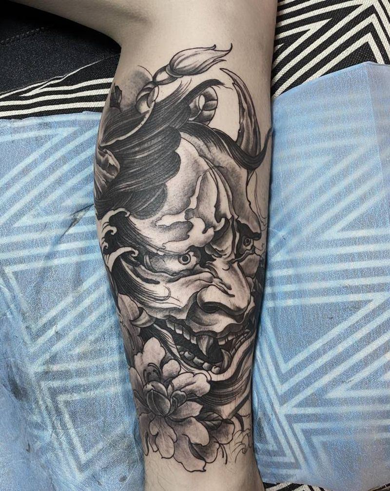 般若纹身图片_腿部新传统纹身图案