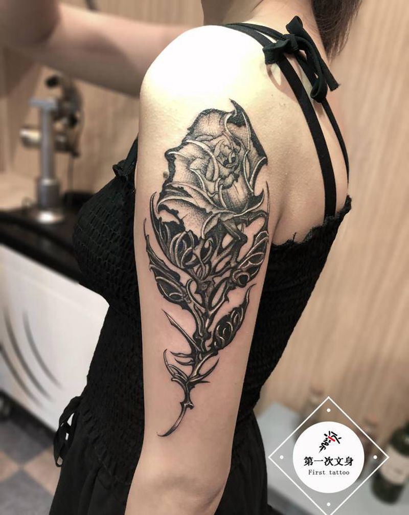 花纹身图片_手部点刺Old School纹身图案