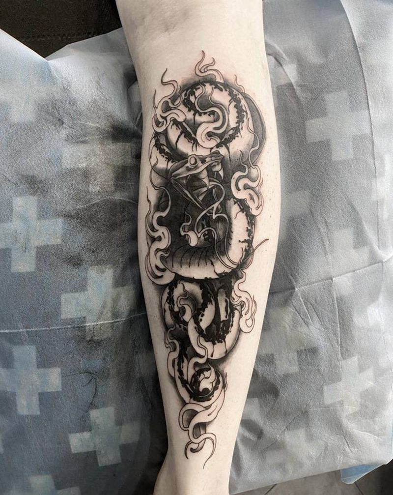 蛇纹身图片_腿部纹身图案