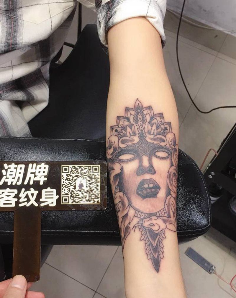 美杜莎纹身图片_手臂纹身图案
