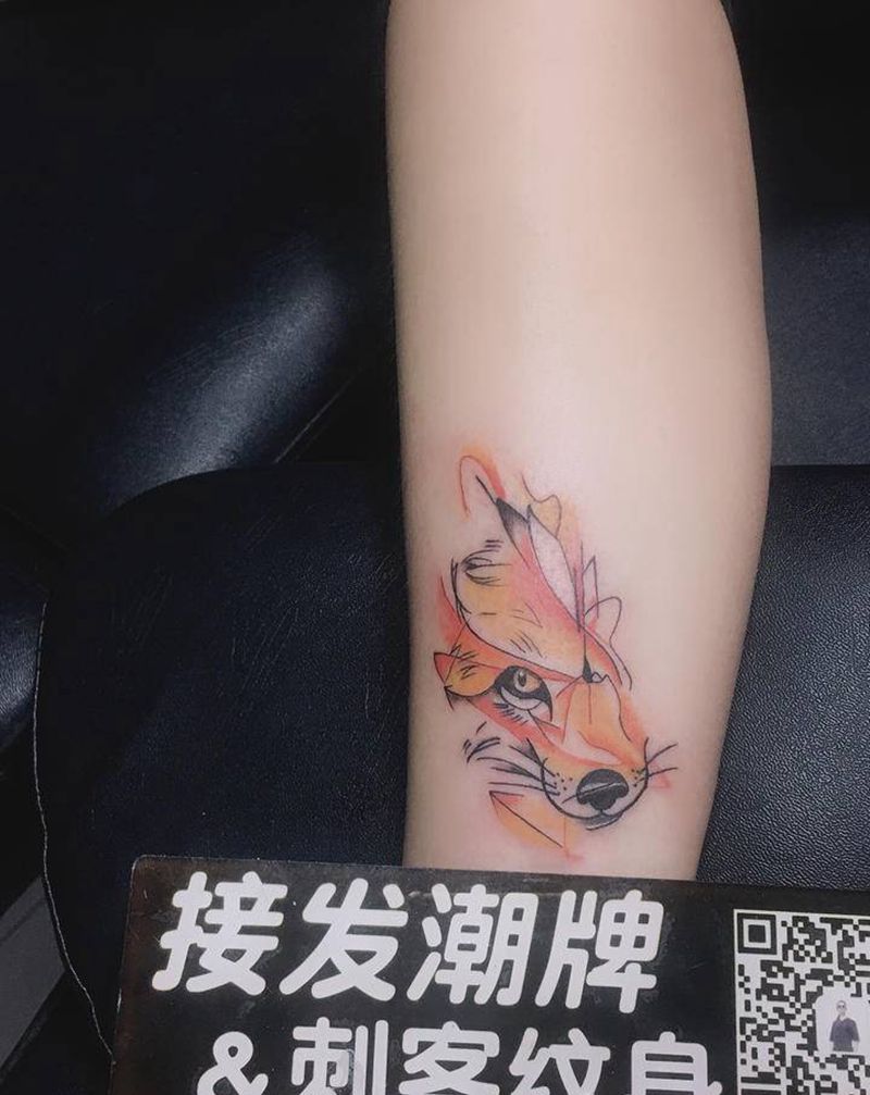 狐狸纹身图片_腿部纹身图案