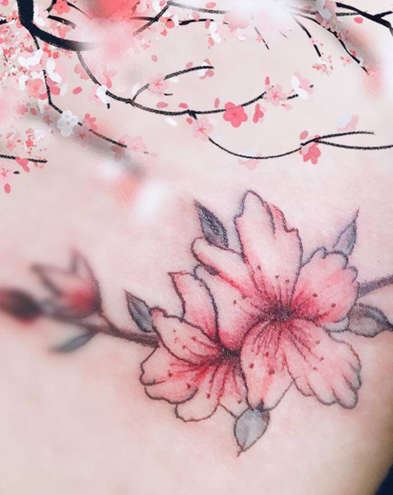 小花纹身图片_胸部水彩水墨纹身图案