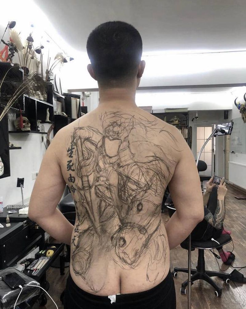 .纹身图片_背部新传统欧美写实赵云纹身图案