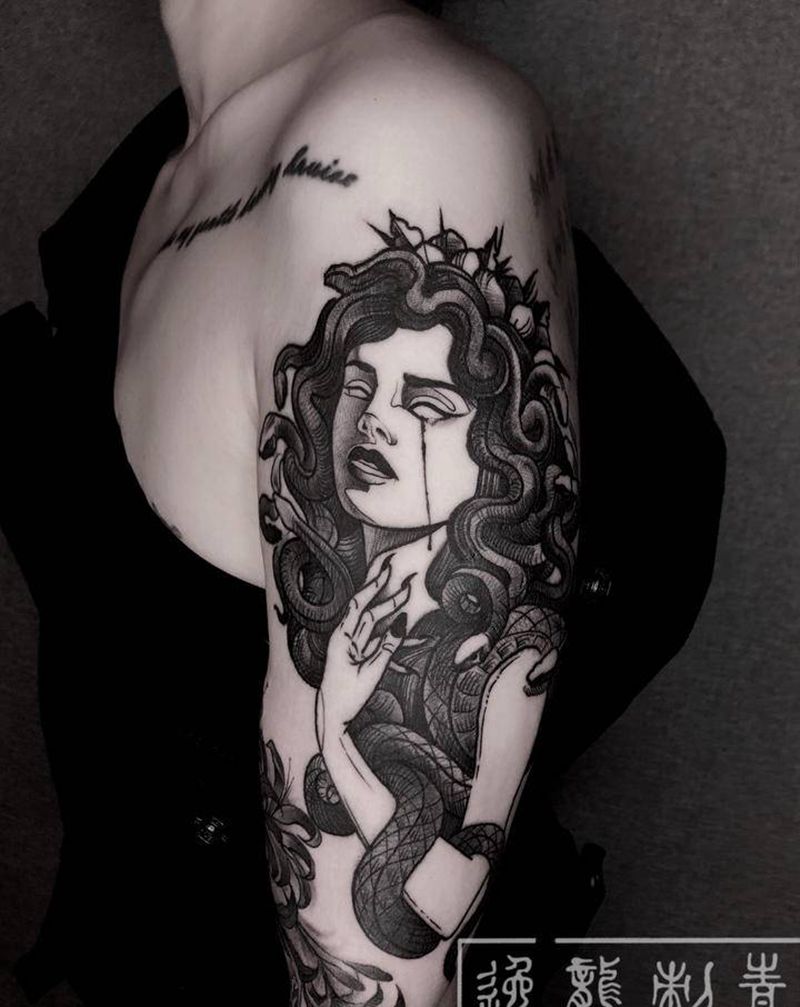 美杜莎纹身图片_手臂欧美写实纹身图案