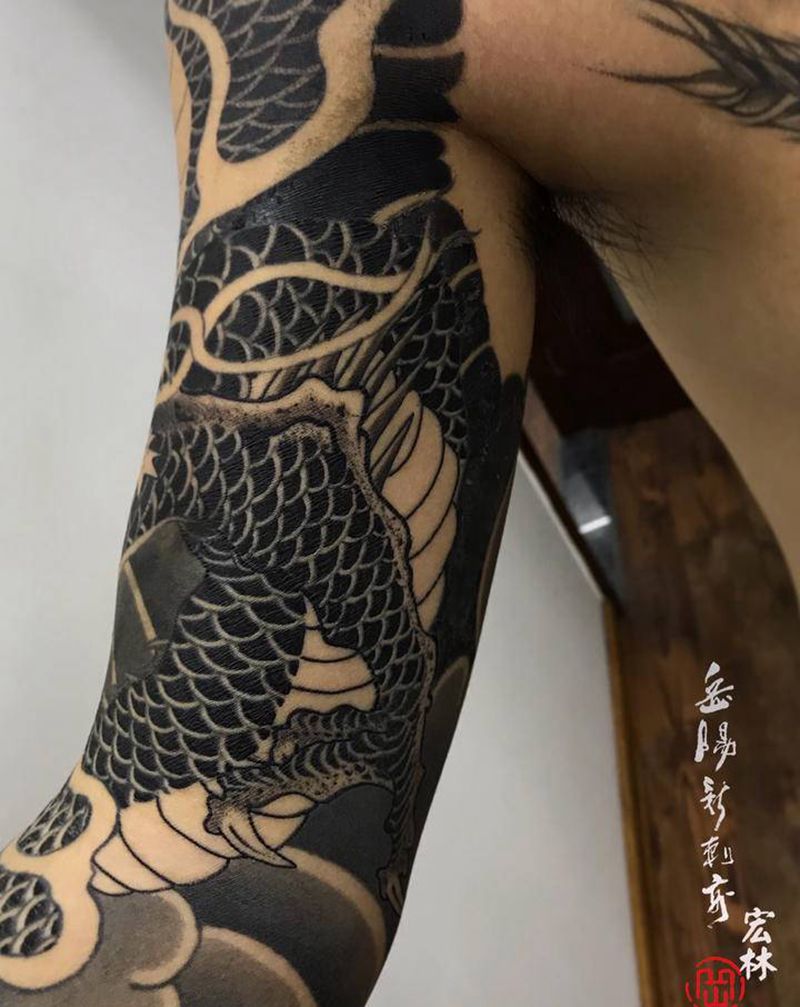 龙纹身图片_手臂老传统新传统纹身图案