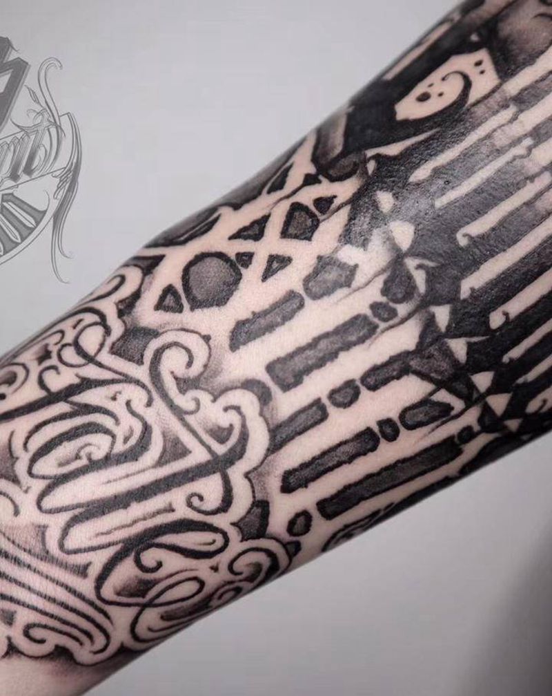 新感觉纹身图片_手臂花体字纹身图案