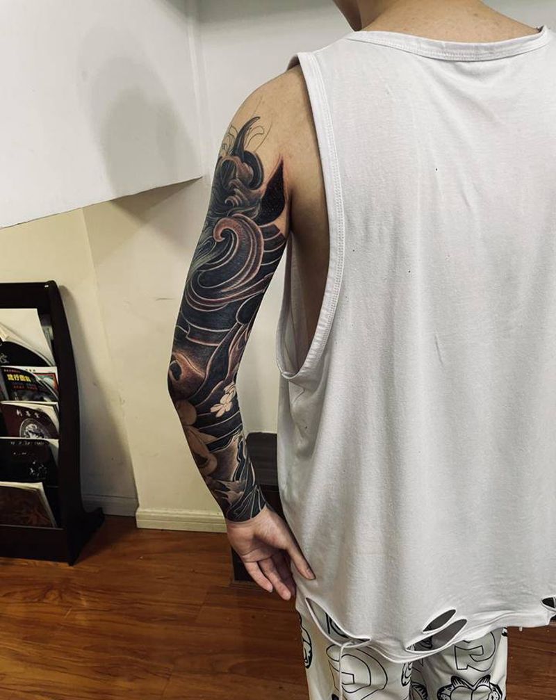 花臂遮盖纹身图片_手臂新传统老传统纹身图案