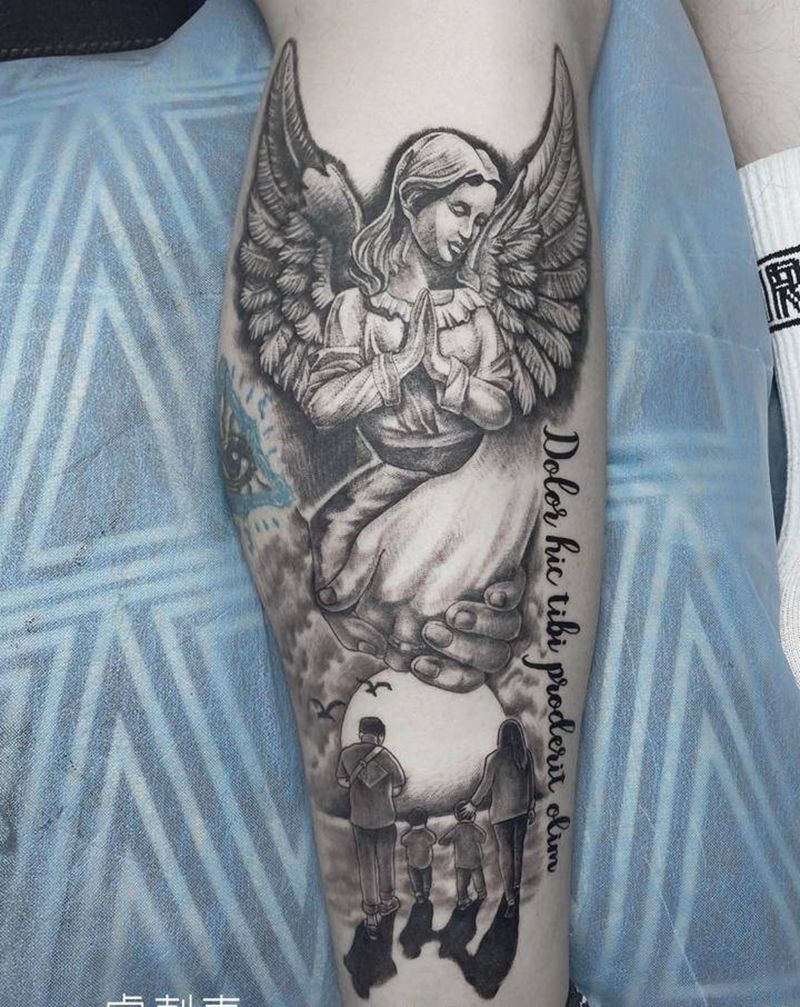 天使守护家人纹身图片_腿部欧美写实纹身图案