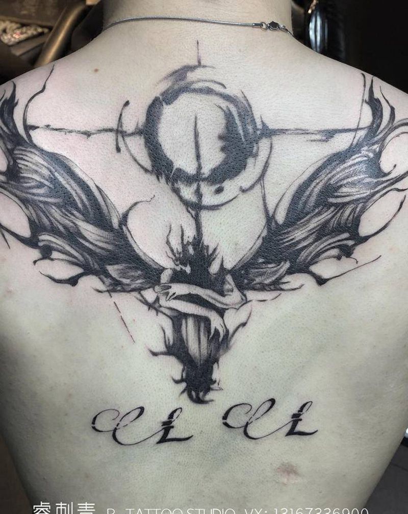 堕落天使纹身图片_背部纹身图案