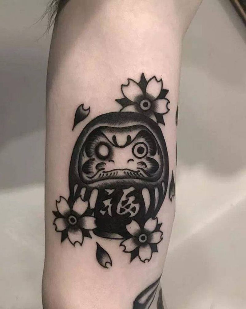 达摩蛋纹身图片_手臂纹身图案